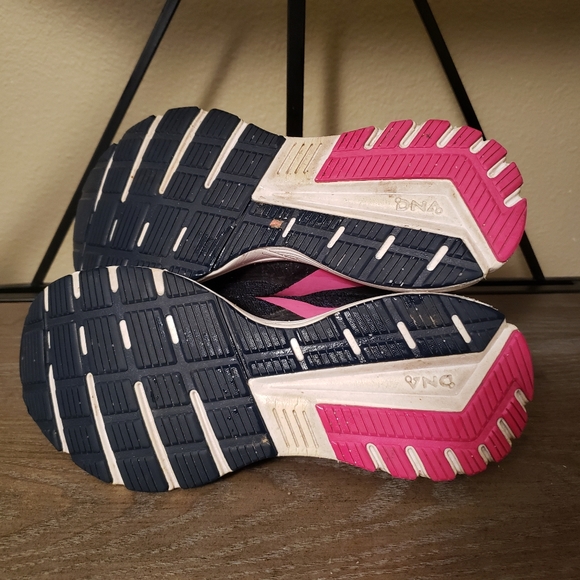 Size‎ 7 - Brooks Signal 3 Black - 120349-1B-088 - Picture 5 of 6